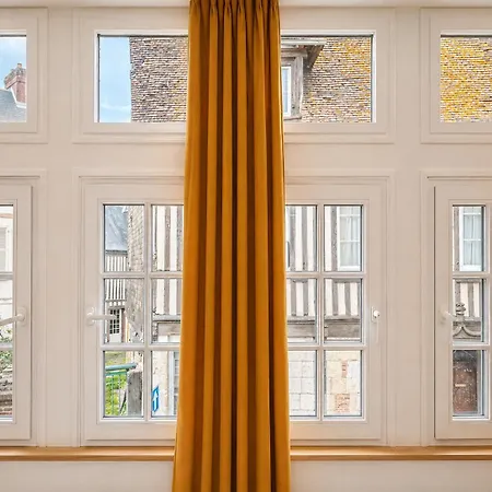2 Pieces - La Petite Maison Historique Du Centre De Apartment *