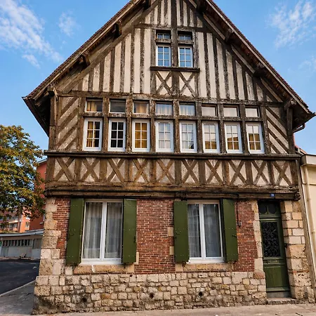 2 Pieces - La Petite Maison Historique Du Centre De * Lisieux