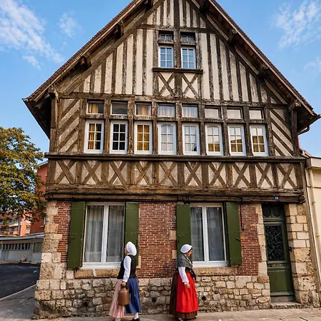 2 Pieces - La Petite Maison Historique Du Centre De Lisieux